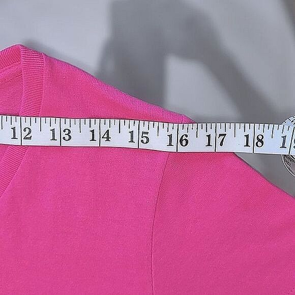NWOT Gildan Fuschia Heavy Cotton V-neck Short Sleeve T-shirt - Picture 8 of 11
